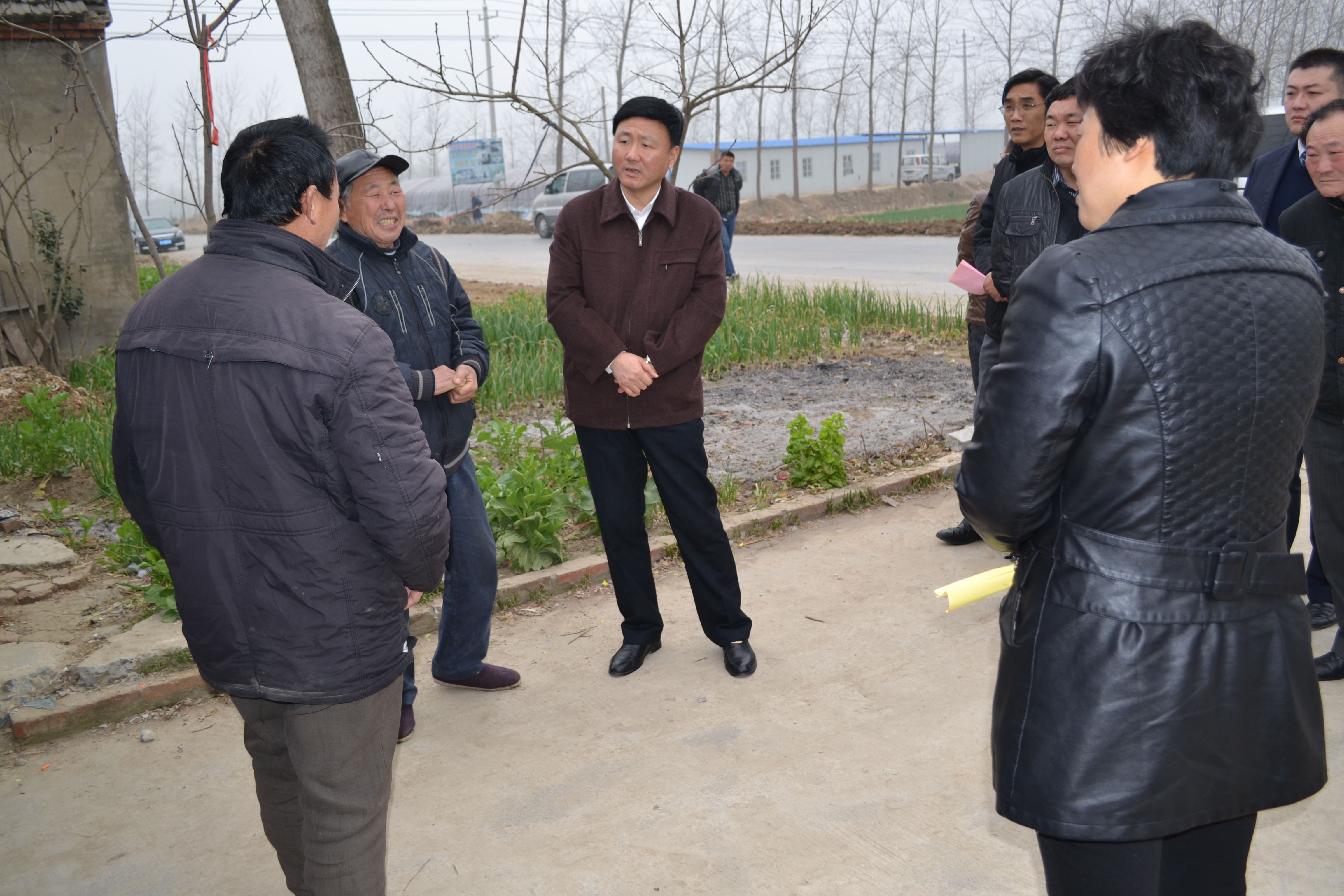 ���˴�ί����֯��������ũ�����سа���ӪȨȷȨ�Ե㹤��