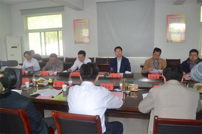 ��ί��������ϴ��������ض����˴���